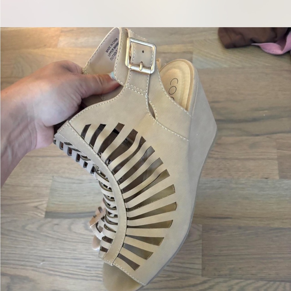 Heels - Picture 2 of 2